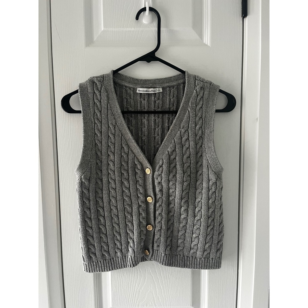 Abercrombie & Fitch Gray Cable Knit Sweater Vest Gold Crest‎ Button V-Neck Small